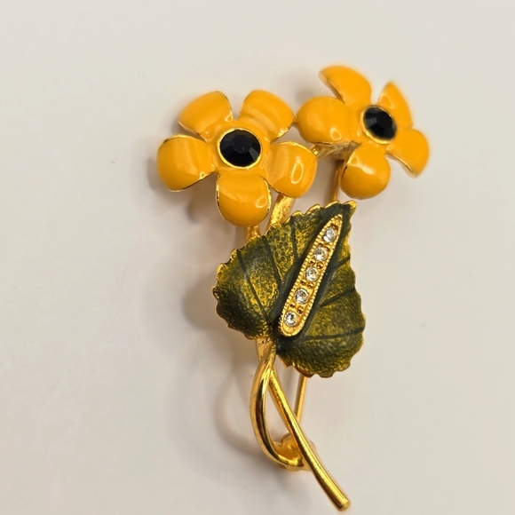 Vintage Joan Rivers Yellow Daisy Enamel Flowers Brooch - Picture 2 of 7
